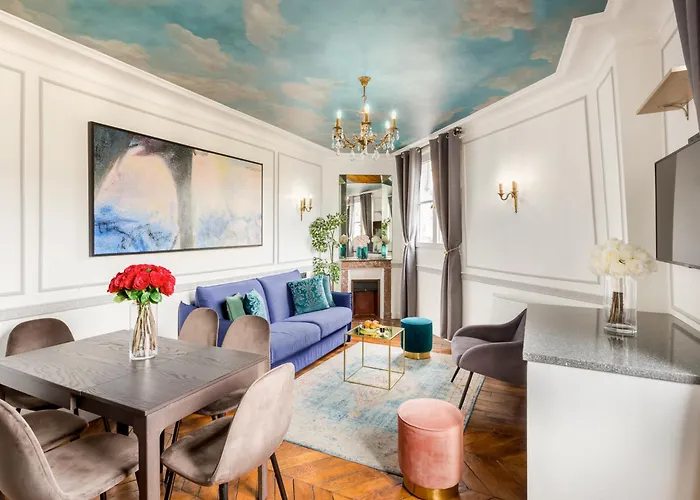 Luxury 2 Bedroom Duplex - Beautiful Monument View