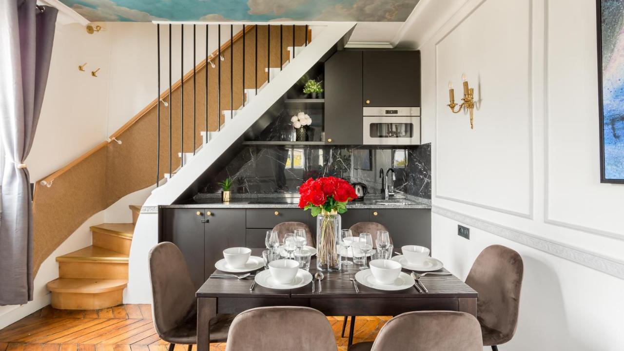 Luxury 2 Bedroom Duplex - Beautiful Monument View Appartement Paris