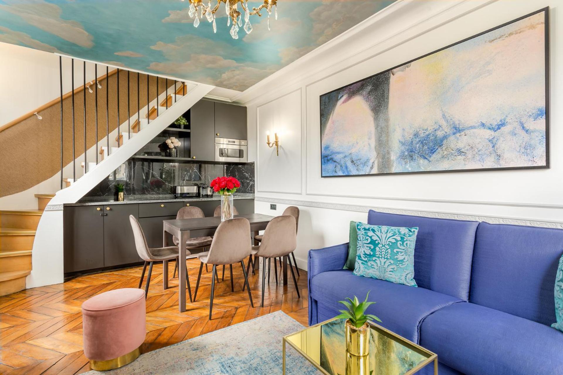 Luxury 2 Bedroom Duplex - Beautiful Monument View