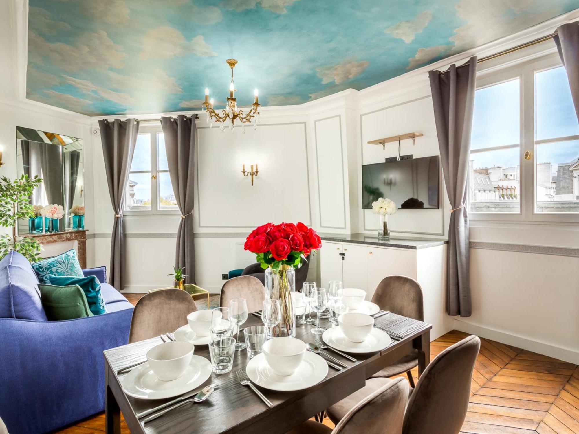 Luxury 2 Bedroom Duplex - Beautiful Monument View * Paris